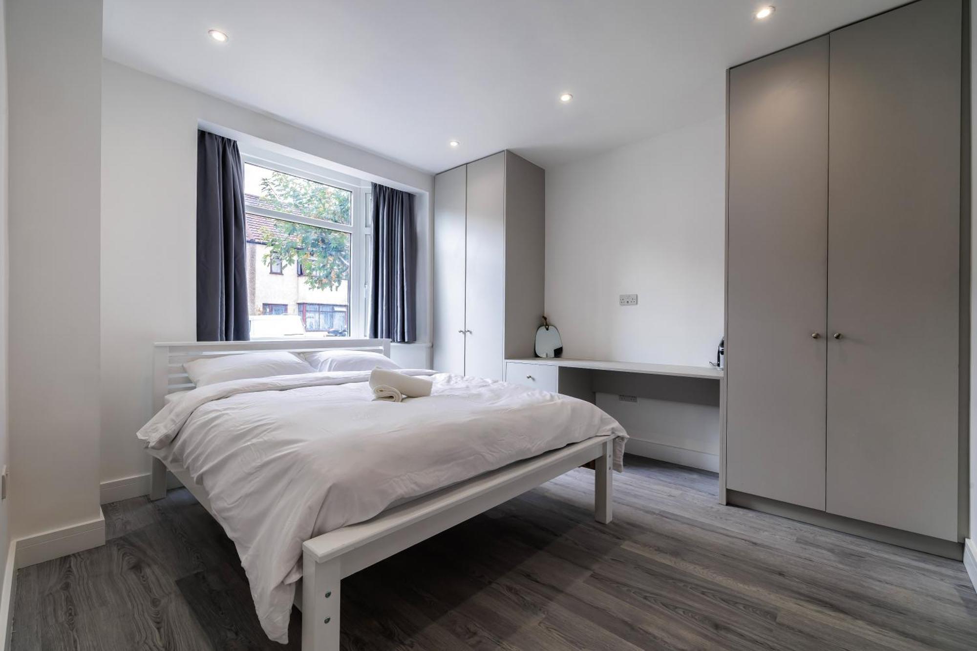 Modern Home With Driveway Parking For 2 Vehicles, Near Tottenham Hotspur Stadium, White Hart Lane Train Station London Exterior photo