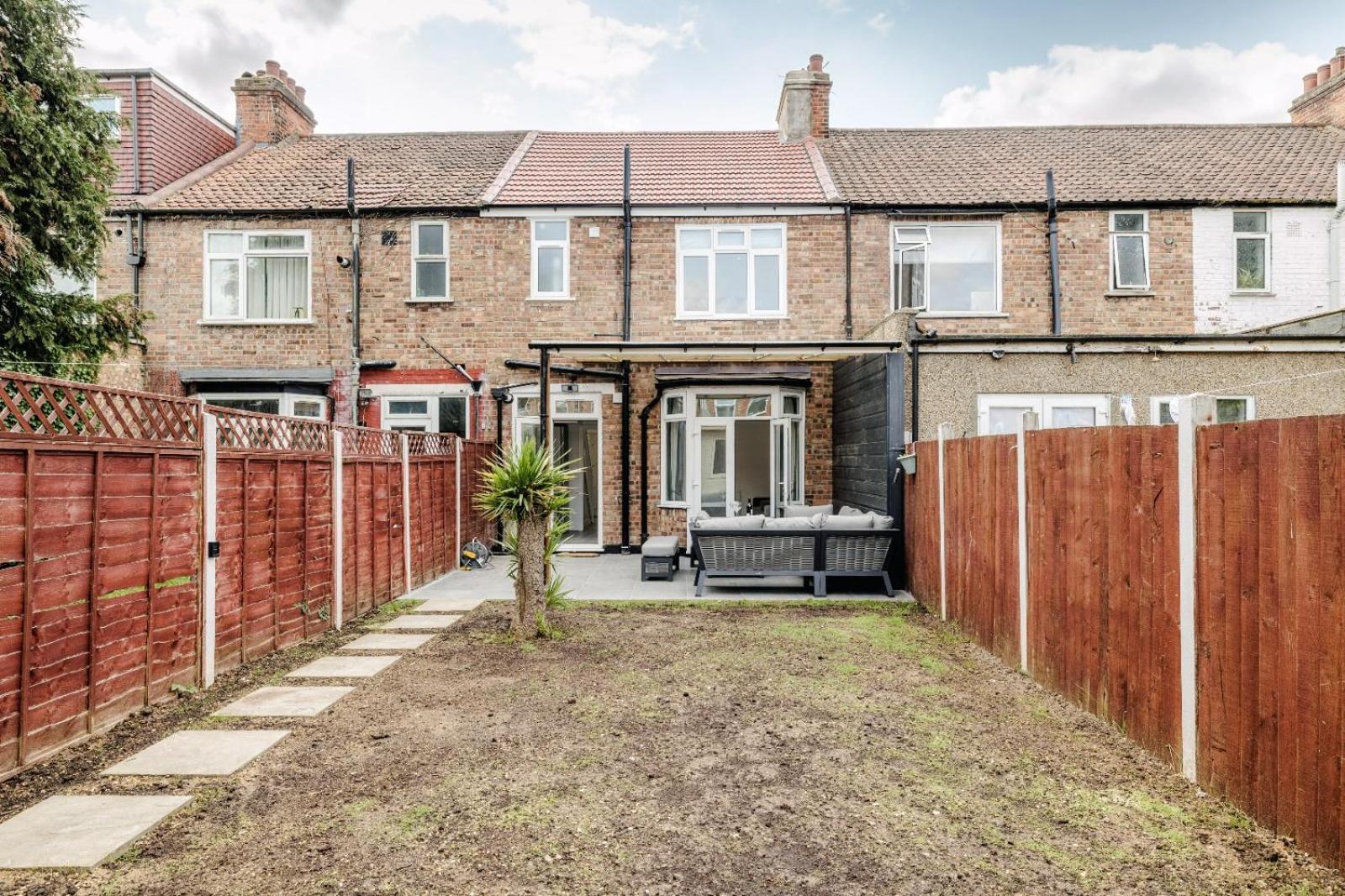 Modern Home With Driveway Parking For 2 Vehicles, Near Tottenham Hotspur Stadium, White Hart Lane Train Station London Exterior photo