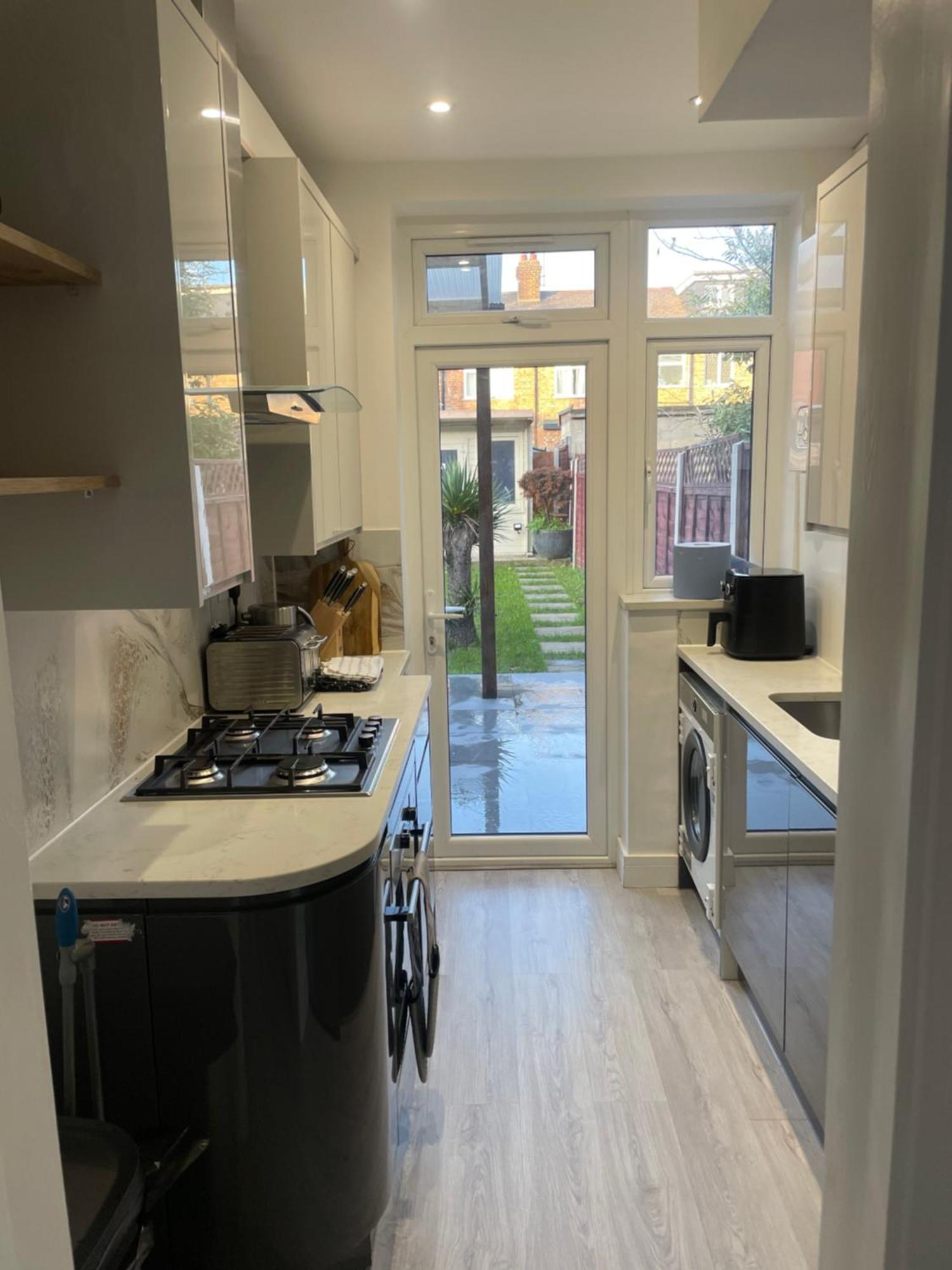 Modern Home With Driveway Parking For 2 Vehicles, Near Tottenham Hotspur Stadium, White Hart Lane Train Station London Exterior photo
